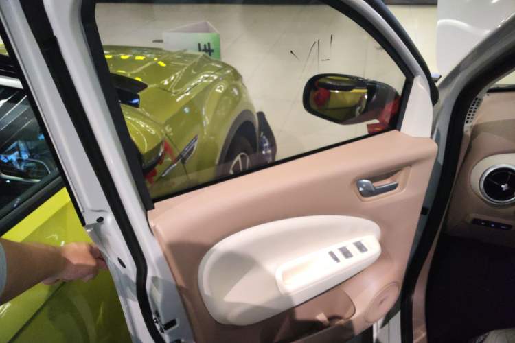 Used Wuling Hongguang MINIEV 2025 Four-Door Version Advanced Edition Left Front Door Interior