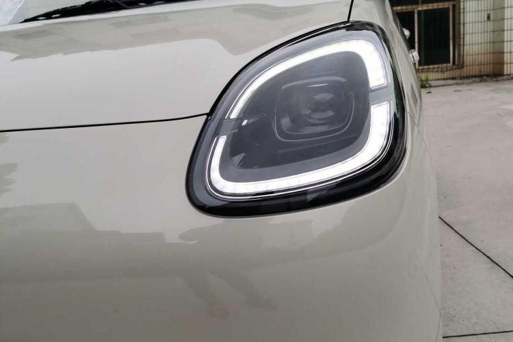 Used Wuling Hongguang MINIEV 2025 Four-Door Version Advanced Edition Left Front Headlight