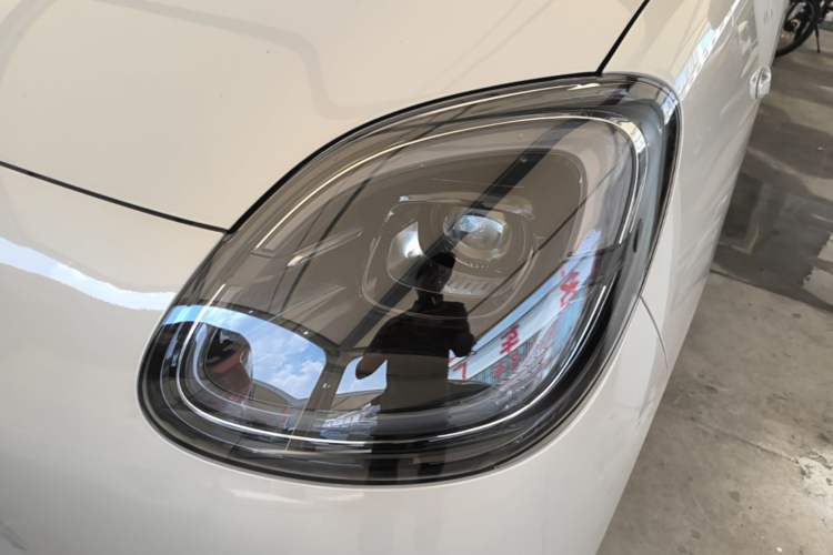 Used Wuling Hongguang MINIEV 2025 Four-Door Version Advanced Edition Left Front Headlight