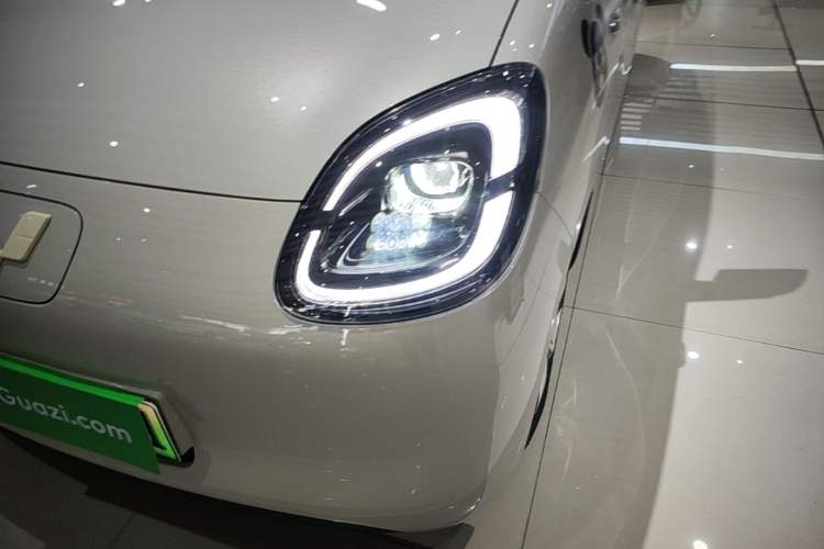 Used Wuling Hongguang MINIEV 2025 Four-Door Version Zhenxiang+ Edition Left Front Headlight