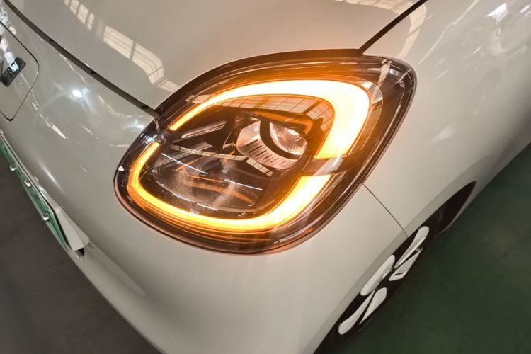 Used Wuling Hongguang MINIEV 2025 Four-Door Version Advanced Edition Left Front Headlight