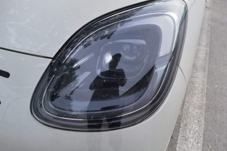 Used Wuling Hongguang MINIEV 2025 Four-Door Version Advanced Edition Left Front Headlight