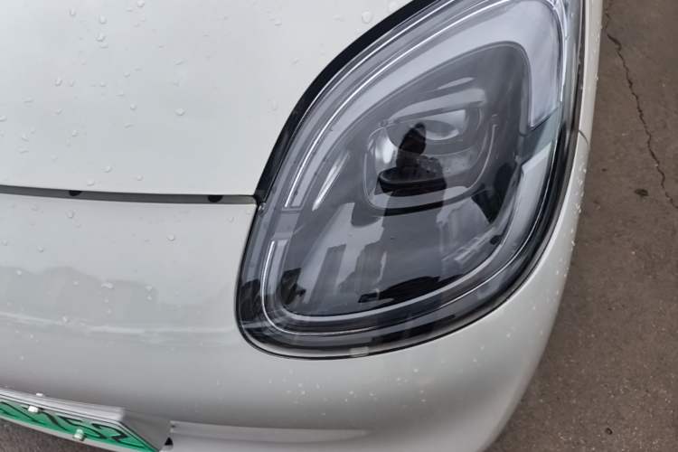 Used Wuling Hongguang MINIEV 2025 Four-Door Version Advanced Edition Left Front Headlight