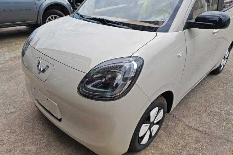 Used Wuling Hongguang MINIEV 2025 Four-Door Version Advanced Edition Left Front Headlight