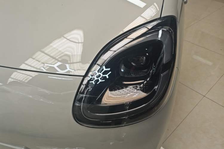 Used Wuling Hongguang MINIEV 2025 Four-Door Version Premium Edition Left Front Headlight