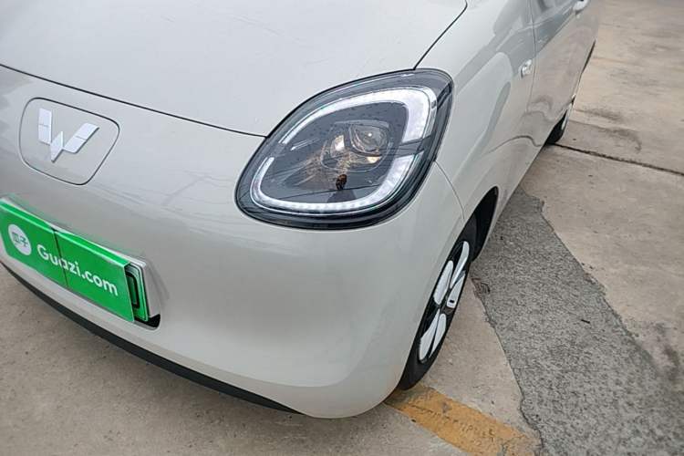Used Wuling Hongguang MINIEV 2025 Four-Door Version Advanced Edition Left Front Headlight