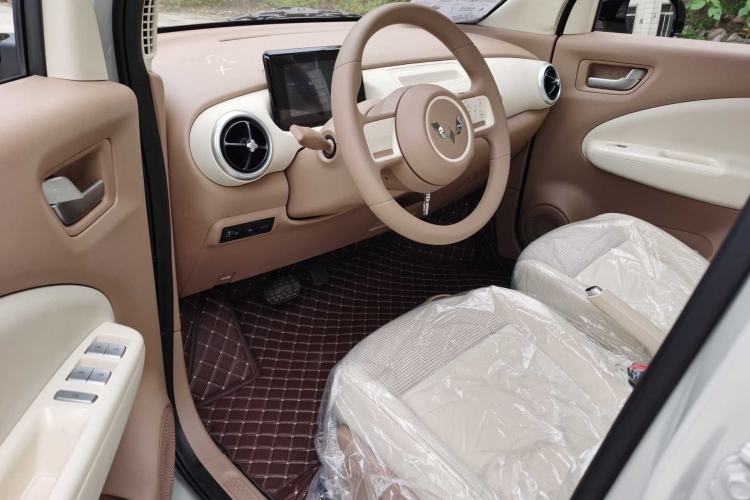 Used Wuling Hongguang MINIEV 2025 Four-Door Version Advanced Edition Left Front Seat