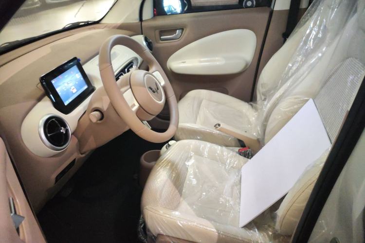 Used Wuling Hongguang MINIEV 2025 Four-Door Version Advanced Edition Left Front Seat