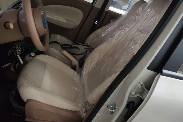 Used Wuling Hongguang MINIEV 2025 Four-Door Version Advanced Edition Left Front Seat