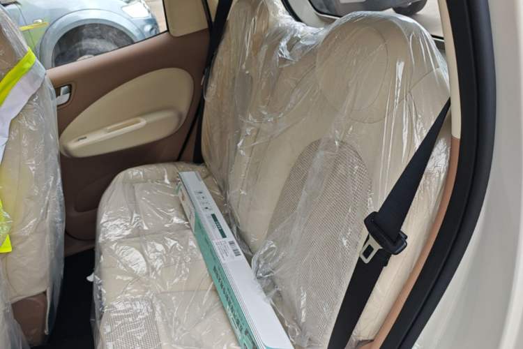 Used Wuling Hongguang MINIEV 2025 Four-Door Version Advanced Edition Left Rear Seat