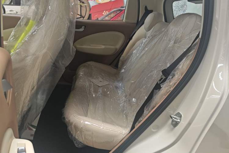 Used Wuling Hongguang MINIEV 2025 Four-Door Version Premium Edition Left Rear Seat
