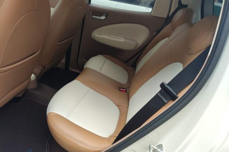 Used Wuling Hongguang MINIEV 2025 Four-Door Version Advanced Edition Left Rear Seat
