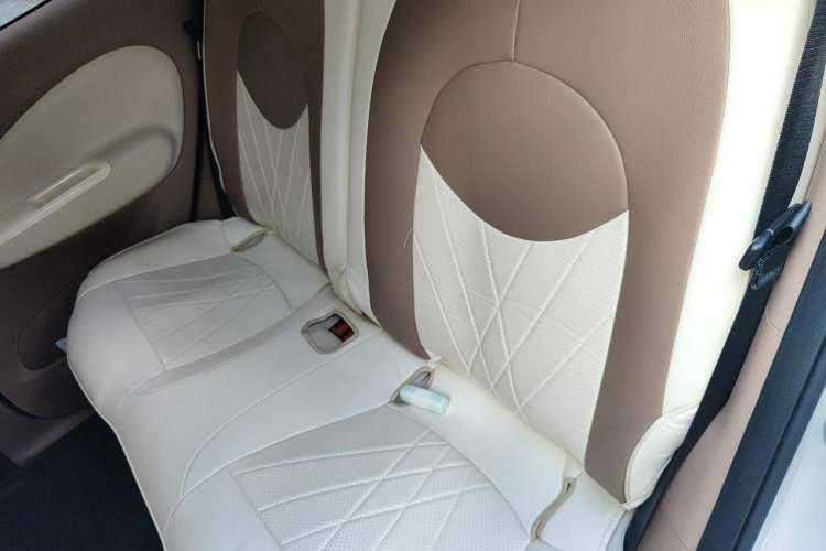Used Wuling Hongguang MINIEV 2025 Four-Door Version Advanced Edition Left Rear Seat