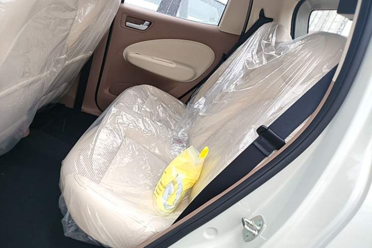 Used Wuling Hongguang MINIEV 2025 Four-Door Version Advanced Edition Left Rear Seat