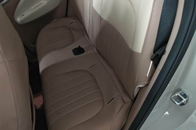 Used Wuling Hongguang MINIEV 2025 Four-Door Version Advanced Edition Left Rear Seat