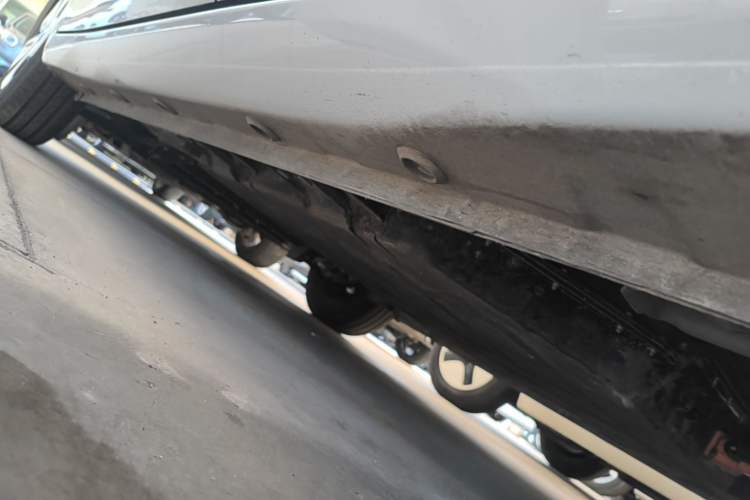 Used Wuling Hongguang MINIEV 2025 Four-Door Version Advanced Edition Left Side Sill
