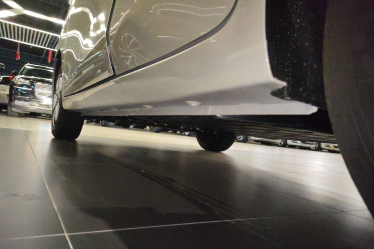 Used Wuling Hongguang MINIEV 2025 Four-Door Version Advanced Edition Left Side Sill