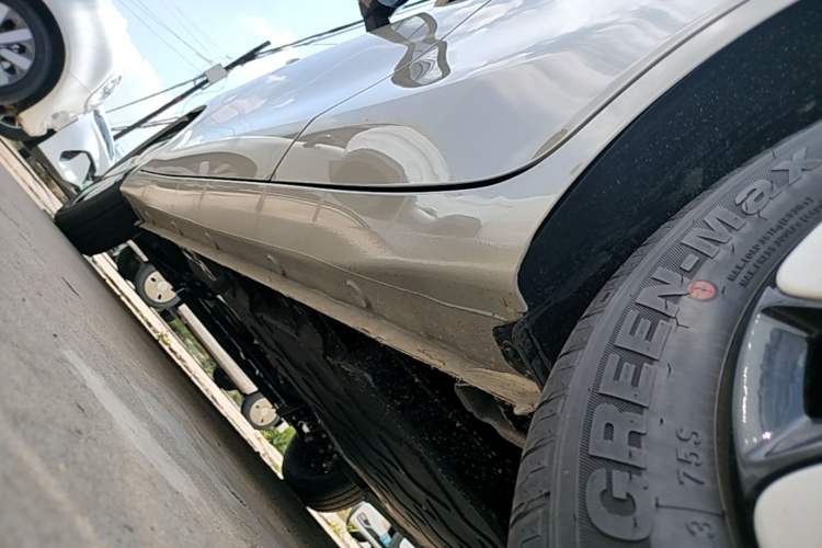 Used Wuling Hongguang MINIEV 2025 Four-Door Version Advanced Edition Left Side Sill