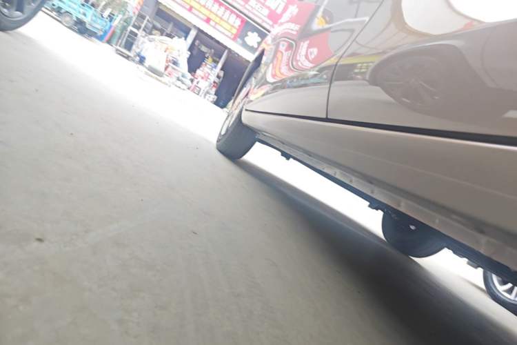 Used Wuling Hongguang MINIEV 2025 Four-Door Version Advanced Edition Left Side Sill