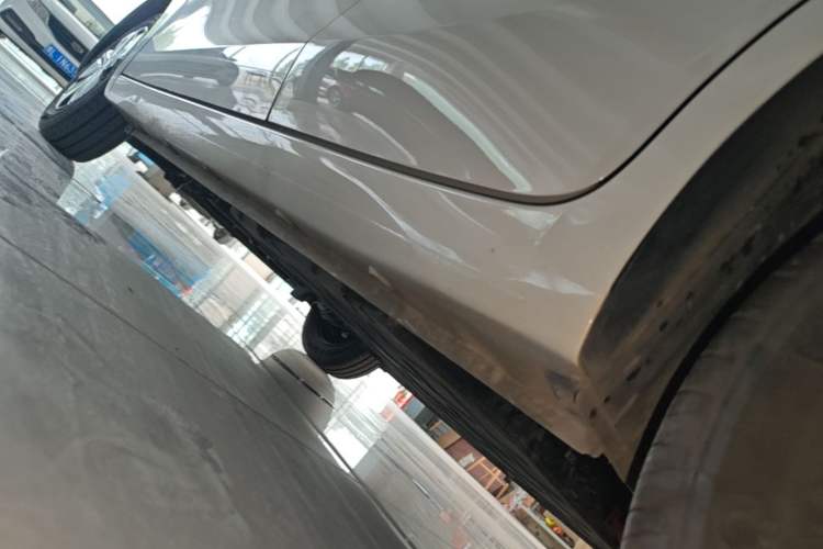 Used Wuling Hongguang MINIEV 2025 Four-Door Version Advanced Edition Left Side Sill