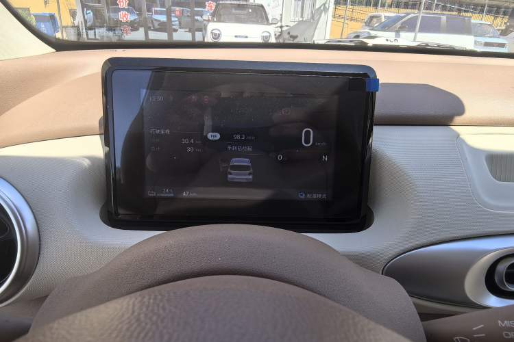 Used Wuling Hongguang MINIEV 2025 Four-Door Version Advanced Edition Odometer Close Up
