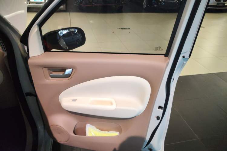 Used Wuling Hongguang MINIEV 2025 Four-Door Version Advanced Edition Right Front Door Interior