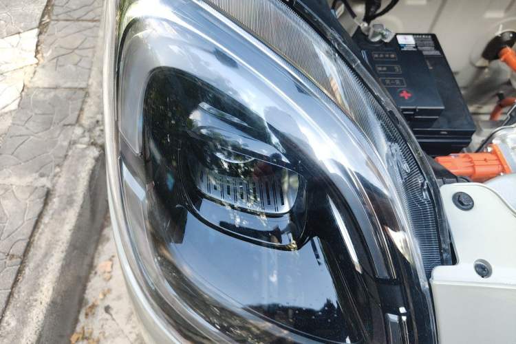 Used Wuling Hongguang MINIEV 2025 Four-Door Version Advanced Edition Right Front Headlight