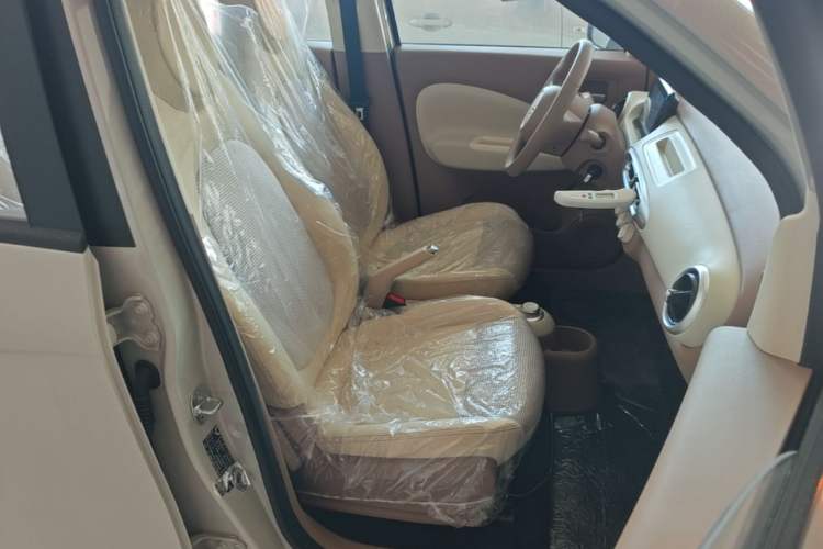 Used Wuling Hongguang MINIEV 2025 Four-Door Version Advanced Edition Right Front Seat
