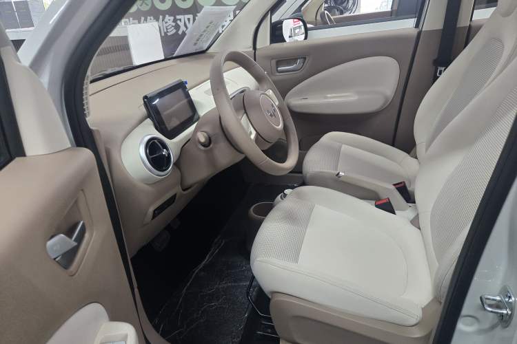 Used Wuling Hongguang MINIEV 2025 Four-Door Version Advanced Edition Right Front Seat