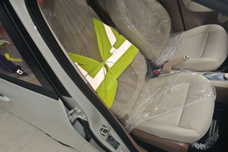 Used Wuling Hongguang MINIEV 2025 Four-Door Version Premium Edition Right Front Seat