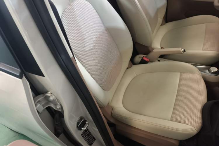 Used Wuling Hongguang MINIEV 2025 Four-Door Version Advanced Edition Right Front Seat
