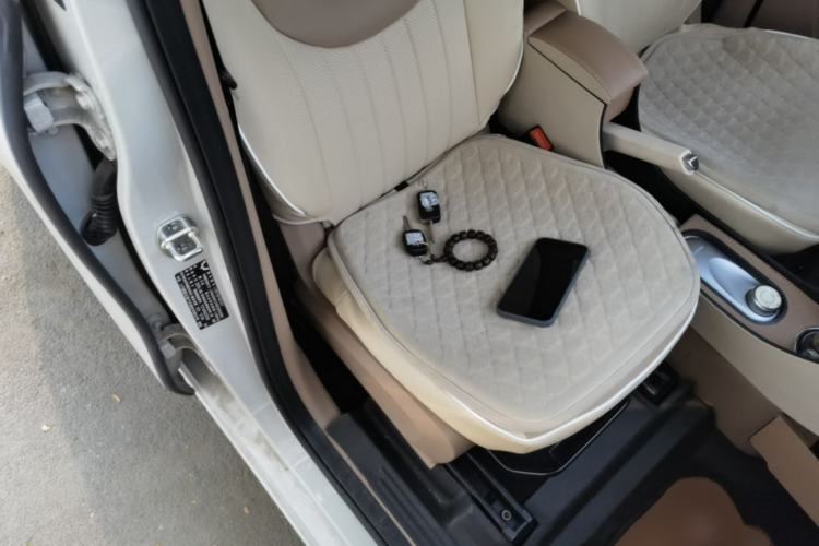 Used Wuling Hongguang MINIEV 2025 Four-Door Version Advanced Edition Right Front Seat