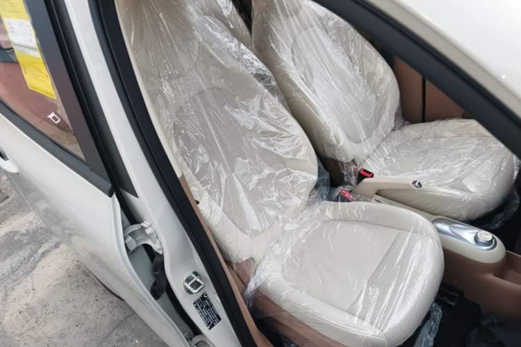 Used Wuling Hongguang MINIEV 2025 Four-Door Version Advanced Edition Right Front Seat