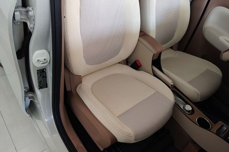 Used Wuling Hongguang MINIEV 2025 Four-Door Version Advanced Edition Right Front Seat