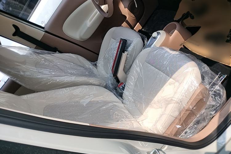 Used Wuling Hongguang MINIEV 2025 Four-Door Version Advanced Edition Right Front Seat