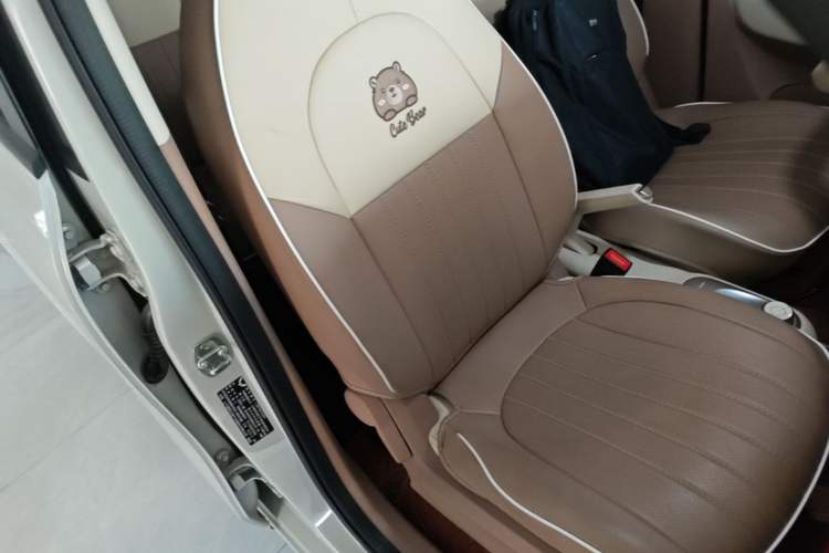 Used Wuling Hongguang MINIEV 2025 Four-Door Version Advanced Edition Right Front Seat