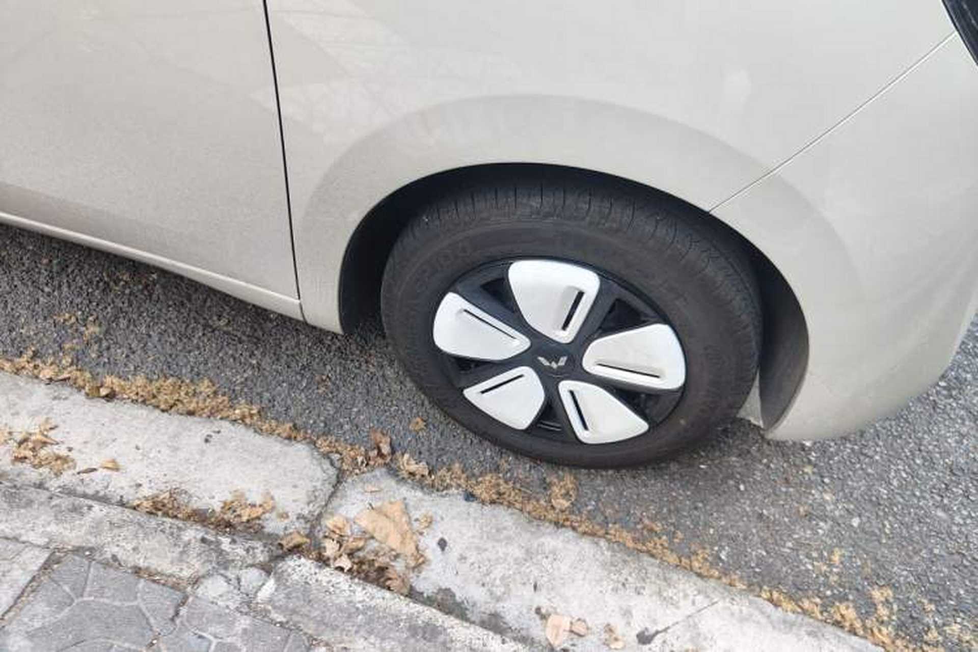 Used Wuling Hongguang MINIEV 2025 Four-Door Version Advanced Edition Right Front Wheel Hub