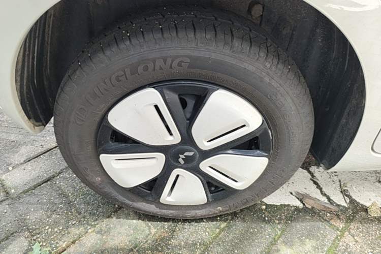 Used Wuling Hongguang MINIEV 2025 Four-Door Version 301km Zhenxiang+ Model Right Rear Wheel Hub