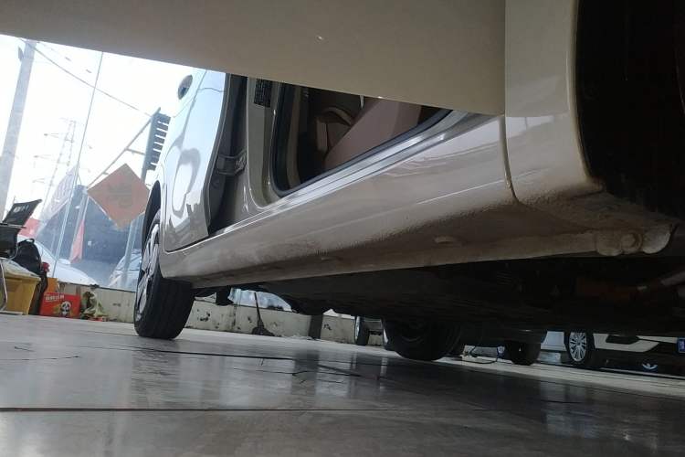 Used Wuling Hongguang MINIEV 2025 Four-Door Version Advanced Edition Right Side Sill