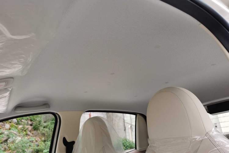 Used Wuling Hongguang MINIEV 2025 Four-Door Version Advanced Edition Roof