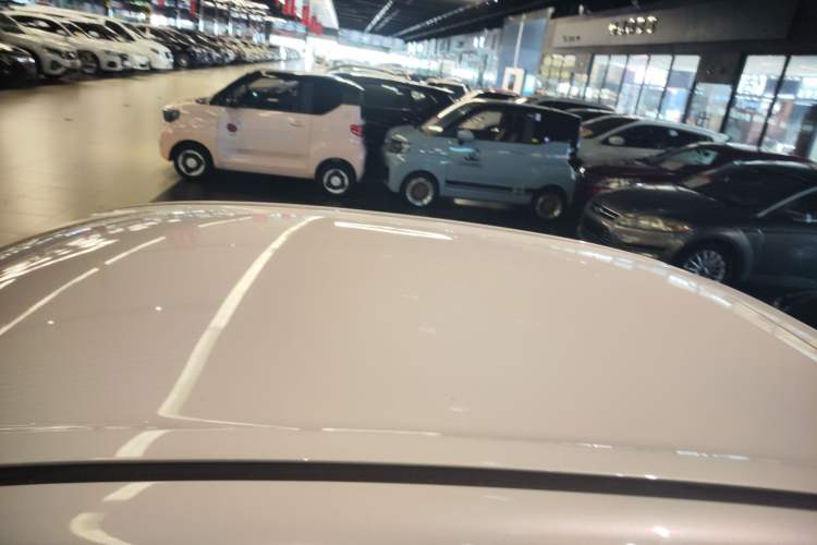 Used Wuling Hongguang MINIEV 2025 Four-Door Version Advanced Edition Roof
