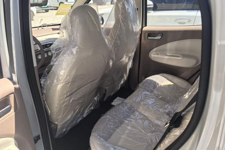 Used Wuling Hongguang MINIEV 2025 Four-Door Version Advanced Edition Roof