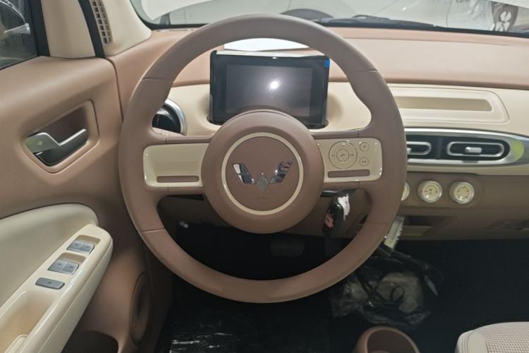 Used Wuling Hongguang MINIEV 2025 Four-Door Version Premium Edition Steering Wheel