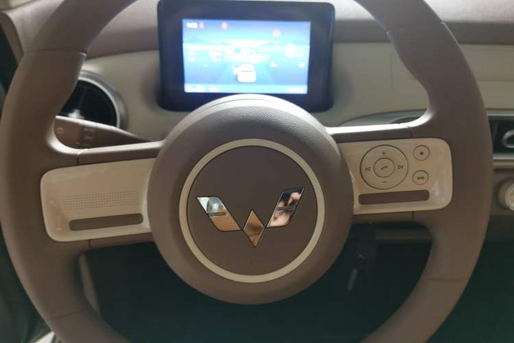 Used Wuling Hongguang MINIEV 2025 Four-Door Version Advanced Edition Steering Wheel