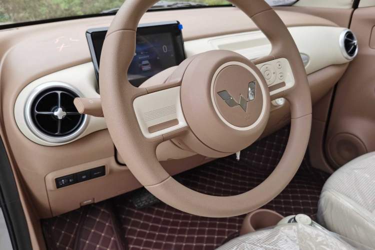 Used Wuling Hongguang MINIEV 2025 Four-Door Version Advanced Edition Steering Wheel