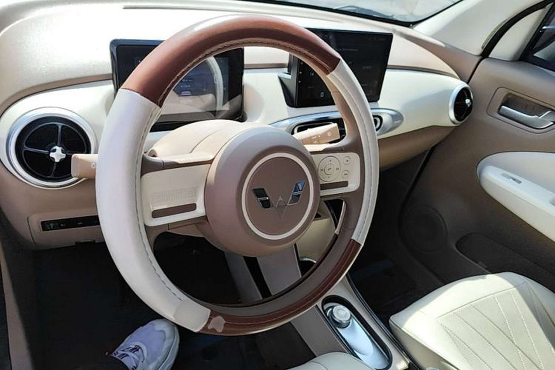 Used Wuling Hongguang MINIEV 2025 Four-Door Version Advanced Edition Steering Wheel