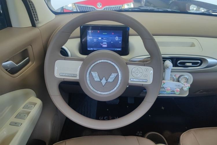 Used Wuling Hongguang MINIEV 2025 Four-Door Version Advanced Edition Steering Wheel