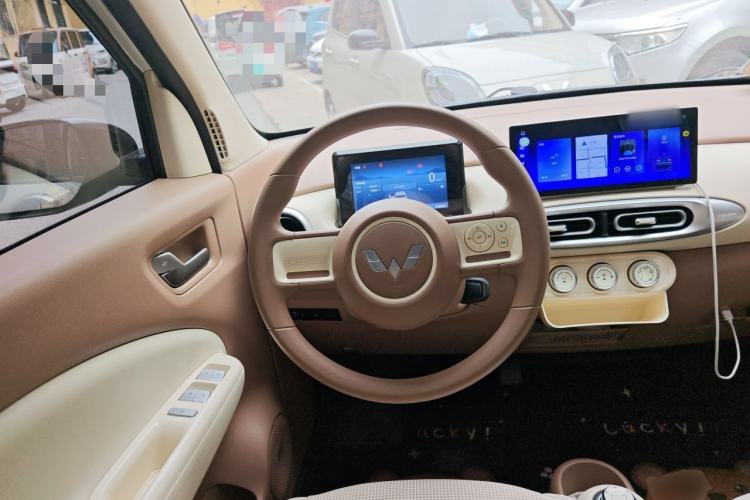 Used Wuling Hongguang MINIEV 2025 Four-Door Version Advanced Edition Steering Wheel
