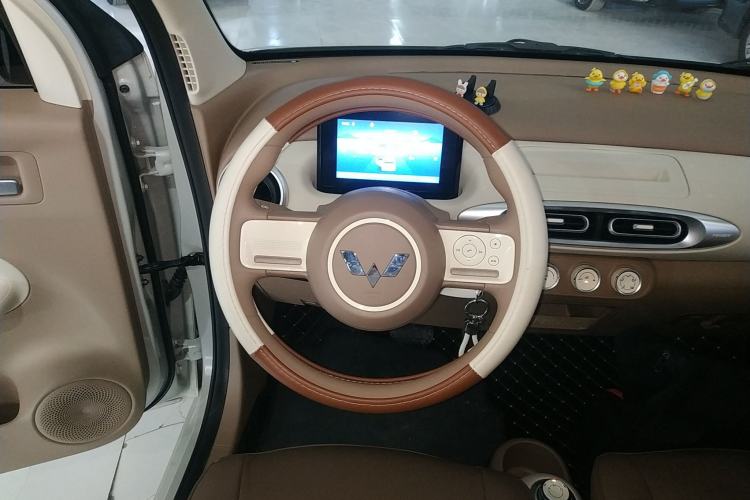 Used Wuling Hongguang MINIEV 2025 Four-Door Version Advanced Edition Steering Wheel
