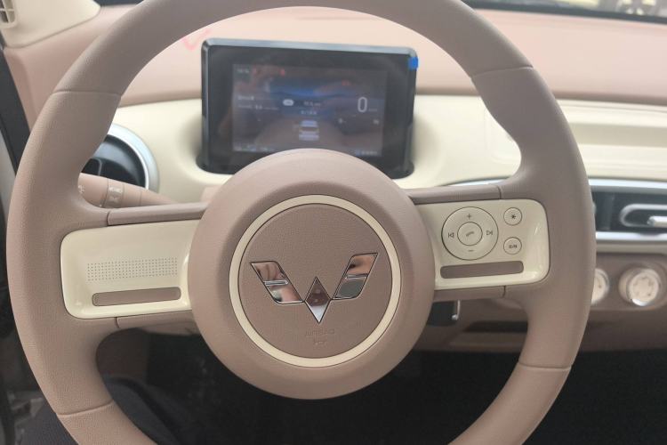 Used Wuling Hongguang MINIEV 2025 Four-Door Version Advanced Edition Steering Wheel